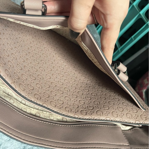 Blush Satchel Guess Handbag - Some Wear - Picture 9 of 14